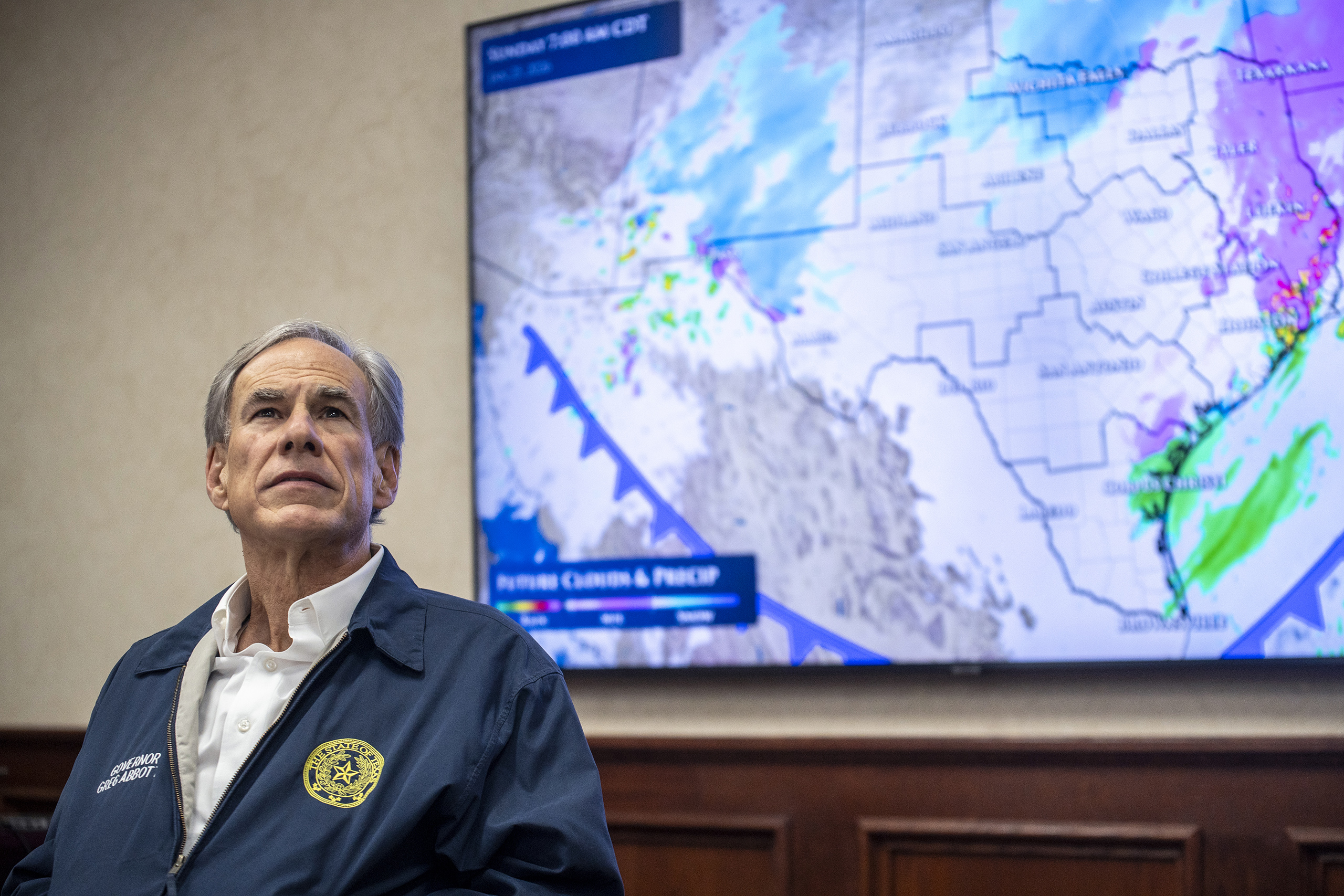Presentación de diapositivas: El gobernador de Texas, Greg Abbott, fue informado y ofreció una conferencia de prensa sobre la tormenta que se avecinaba el 22 de enero de 2026 en Austin.