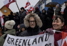 “Basta ya”: protestan en Groenlandia durante la inauguración de nuevo consulado de EU.