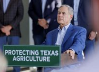 El gobernador Greg Abbott amplía la declaración de desastre estatal por la infestación de gusanos barrenadores en el sur de Texas.