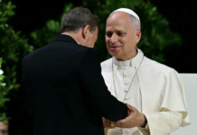 Antonio Banderas causa furor en su cita con el papa León XIV: “Le confieso, Santo Padre, que he sido víctima del hechizo de Dios”.