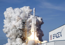 SpaceX busca inversores minoristas para impulsar el lanzamiento de sus acciones. Esto es lo que debes saber antes de hacer clic en “comprar”.