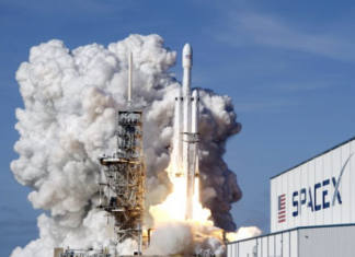 SpaceX busca inversores minoristas para impulsar el lanzamiento de sus acciones. Esto es lo que debes saber antes de hacer clic en “comprar”.