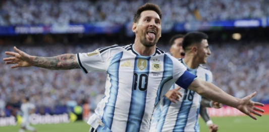 ¡Messi es inagotable! Argentina golea a Argelia con triplete del ‘10’, que se convierte en el máximo goleador en la historia de los Mundiales.