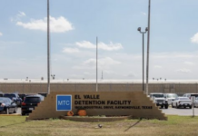 Un tribunal federal de apelaciones dictamina que los inmigrantes indocumentados merecen ser escuchados antes de ser deportados.
