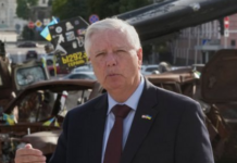 El senador Lindsey Graham, un estrecho aliado de Trump y partidario de una política exterior de línea dura, muere tras una breve enfermedad.