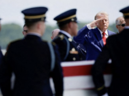 Trump recibe los cuerpos de los cuatro soldados estadounidenses caídos en el conflicto con Irán.