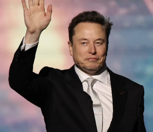 Elon Musk invertirá al menos $100 millones de dólares para respaldar a los republicanos rumbo a las elecciones.