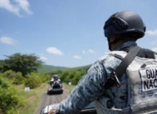 EU alerta a sus ciudadanos por bloqueos de carreteras y actividad delictiva en Michoacán tras la captura del “R1”.