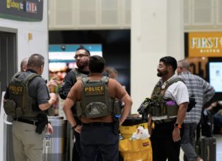 Alerta de viaje por arrestos de inmigrantes en aeropuertos.