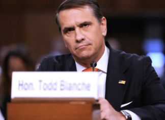 Republicanos destraban nominación de Todd Blanche como fiscal general de Trump.