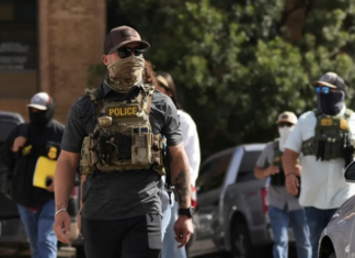Más de 50 familiares de militares han sido detenidos por ICE pese a beneficios migratorios.