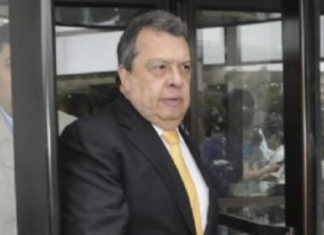 Dictan prisión preventiva al exgobernador Ángel Aguirre acusado de eliminar evidencia del caso Ayotzinapa.