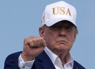 Trump prohíbe utilizar fondos de su administración para financiar cirugías de cambio de sexo en menores de edad.