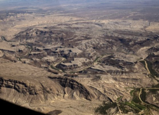 Mientras crece la polémica en torno al muro de Big Bend, Paxton no se pronuncia sobre si la construcción debería continuar.