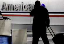Juez anula política de Trump que suspendió visas de inmigrantes de 75 países.