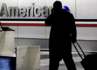 Juez anula política de Trump que suspendió visas de inmigrantes de 75 países.