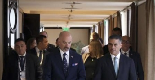DEA revela colaboración con México para detener a “El Gusano”, operador financiero de Los Chapitos.