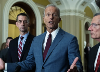 Thune presiona a Trump por Texas: pide usar parte de sus $400 millones para ganar el Senado.
