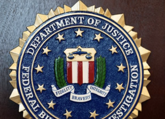 Hackers aseguran haber obtenido datos sensibles tras una presunta violación a página del FBI.