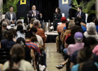 Según los analistas, los candidatos de Texas están luchando con más antelación y con mayor ahínco para captar a los votantes latinos clave.