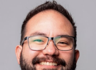 Asesinan a ejecutivo del New York Times; detienen a sus suegros como sospechosos.