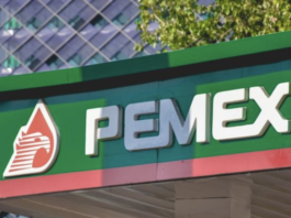 Exportaciones de crudo de Pemex se desploman un 45% en agosto; producción de gasolina avanza un 5%.