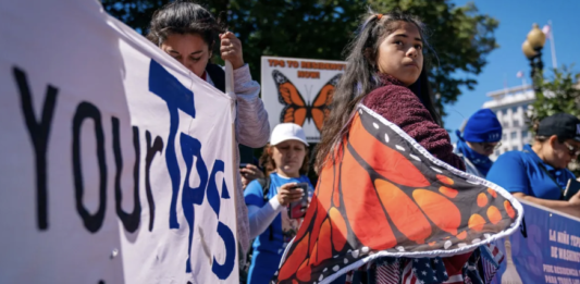 La Casa Blanca frena fin del TPS para 200,000 salvadoreños: DHS ya tenía lista la cancelación.