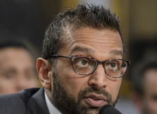 Kash Patel, bajo presión antes de las elecciones: así opera el FBI para complacer a Trump.