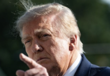 Trump reitera su promesa de dar 5 mil dólares si los republicanos ganan elecciones de medio término.