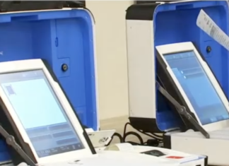 Los condados de Hidalgo y Cameron reciben una avalancha de llamadas sobre el estado del registro de votantes.