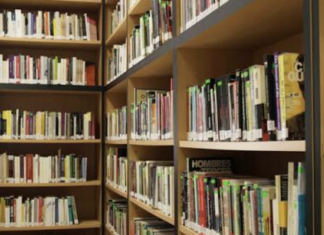 Gobierno de Trump impone récord: escuelas públicas prohíben casi 12 mil libros en el último ciclo.