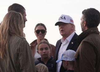 Donante de Trump reprocha a sus hijos y Kushner enriquecerse con negocios ligados al poder.