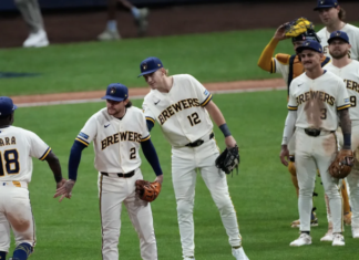 Milwaukee se lleva el primero de la serie contra los Dodgers.