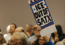 San Antonio demanda para bloquear los planes de convertir un almacén en un centro de detención de ICE.
