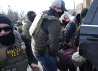 ICE rechaza la sugerencia de que sus agentes usen cámaras corporales que se activen automáticamente.