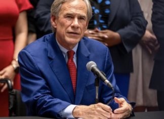 Greg Abbott recaudó 9 millones de dólares de donantes relacionados con centros de datos mientras pedía regulaciones.