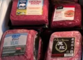 Costillas, chorizo y menudo: estos son los productos afectados por el retiro de más de 160,000 libras de carne con etiquetas falsas.